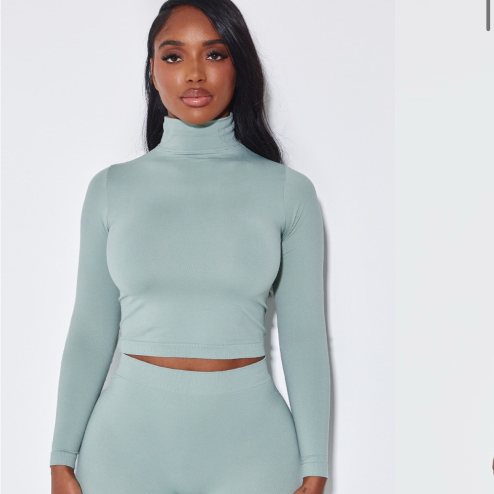 PrettyLittleThing Green Fitted Bodysuit Crop